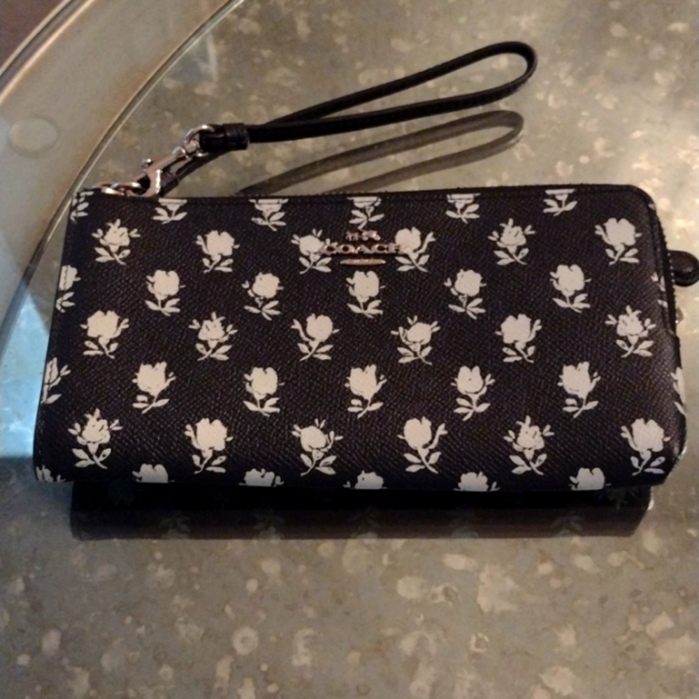 Wristlet